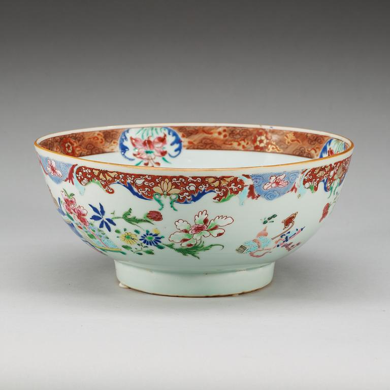 A famille rose punch bowl, Qing dynasty, Qianlong (1736-95).