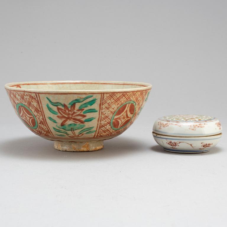 A ceramic bowl, and a jar with cover, Ming dynasty, 17th century.