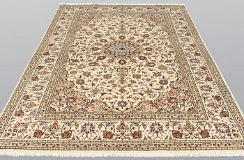 A carpet, Kashan, ca 306 x 200 cm.