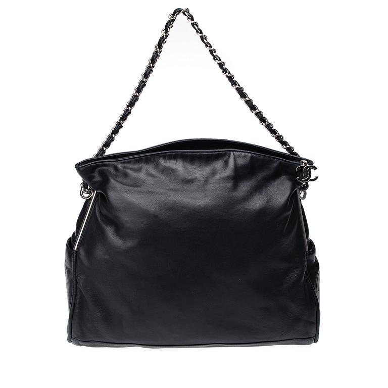 VÄSKA, "Large Ultimate Soft", Chanel.