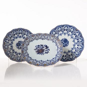 A set of three Chinese blue and white export porcelain dishes, 18th century and later.