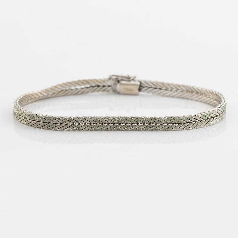 18K white gold bracelet.
