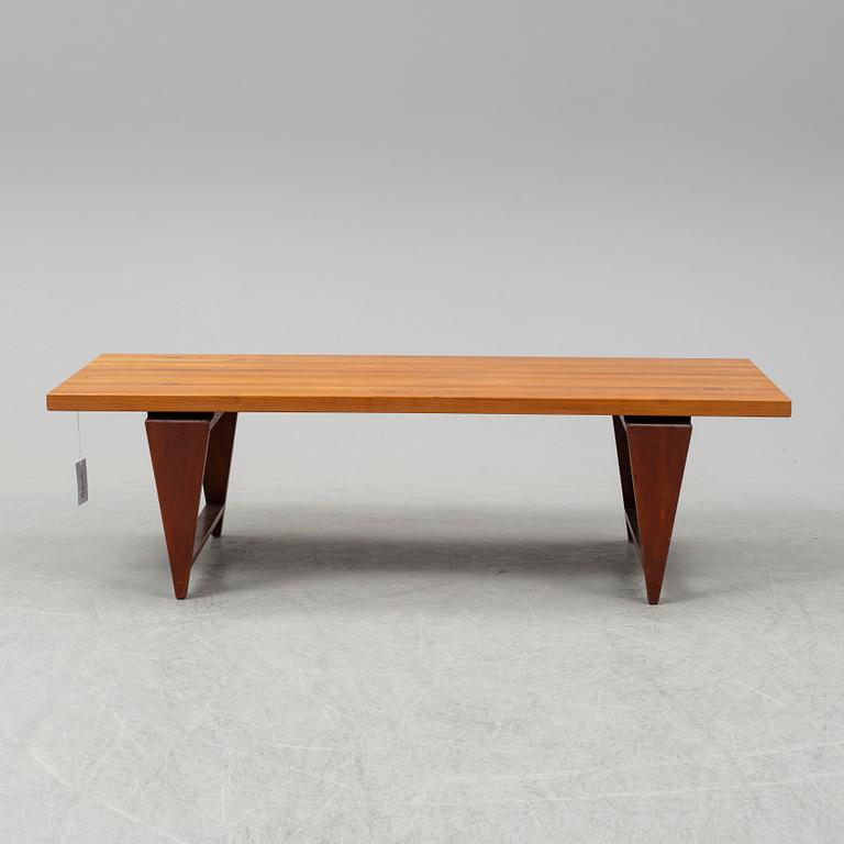 ILLUM WIKKELSÖ, soffbord "ML 115" Mikael Laursens møbelsnedkeri, 1900-talets andra hälft.