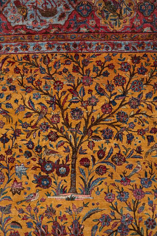 A carpet, a semi-antique silk Kashan figural, ca 309-310 x 204,5-207 cm.