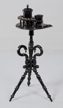 RÖKBORD, omkring sekelskiftet 1900.