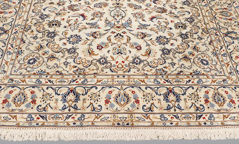 A carpet, Kashan, ca 340 x 240 cm.