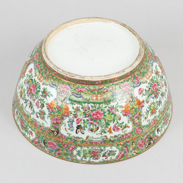 A Chinese porcelain punch bowl, Canton, 19th century.