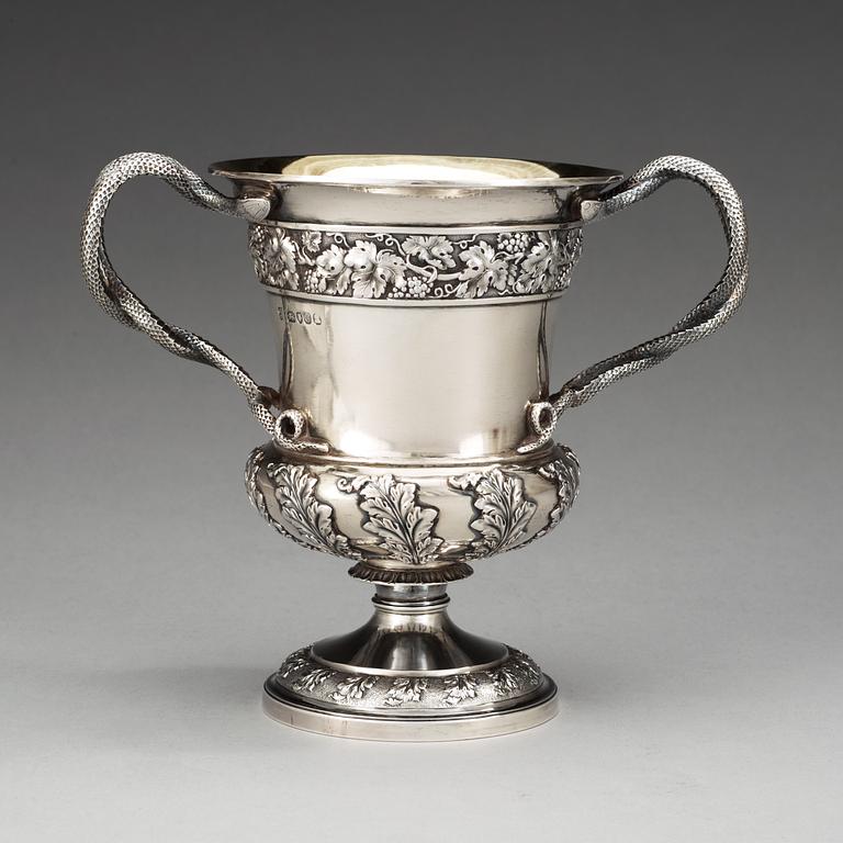 An English 19th century parcel-gilt cup, makers mark of Rebecca Emes och Edward Barnard I, London 1818.