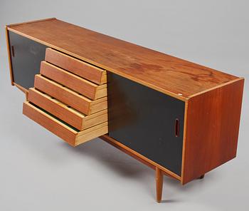 SIDEBOARD, "Trio", Nils Jonsson, Troeds, 1900-talets andra hälft.