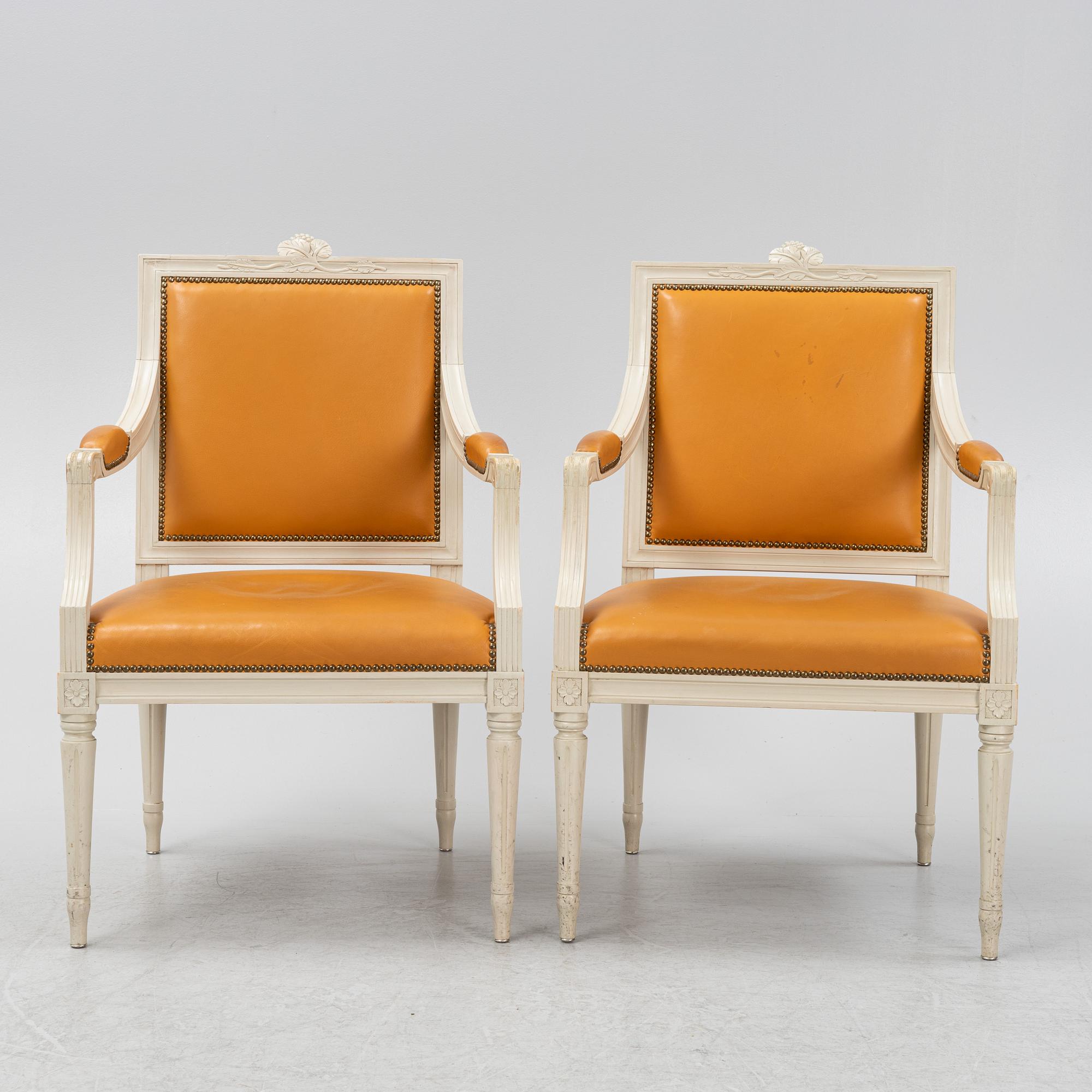 Karmstolar, ett par, gustaviansk stil, 1900-talets slut.