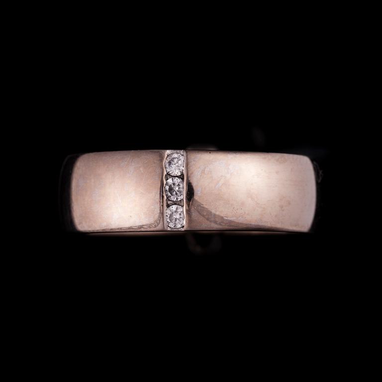 RING, vitguld 18K, 3 små diamanter, finska stämplar 2009. Vikt 6,4 g.