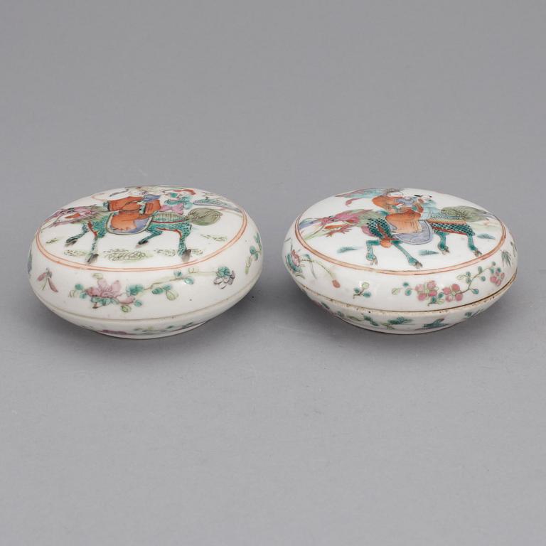 ASKAR, ett par, porslin, Kina. 1800-talets slut.