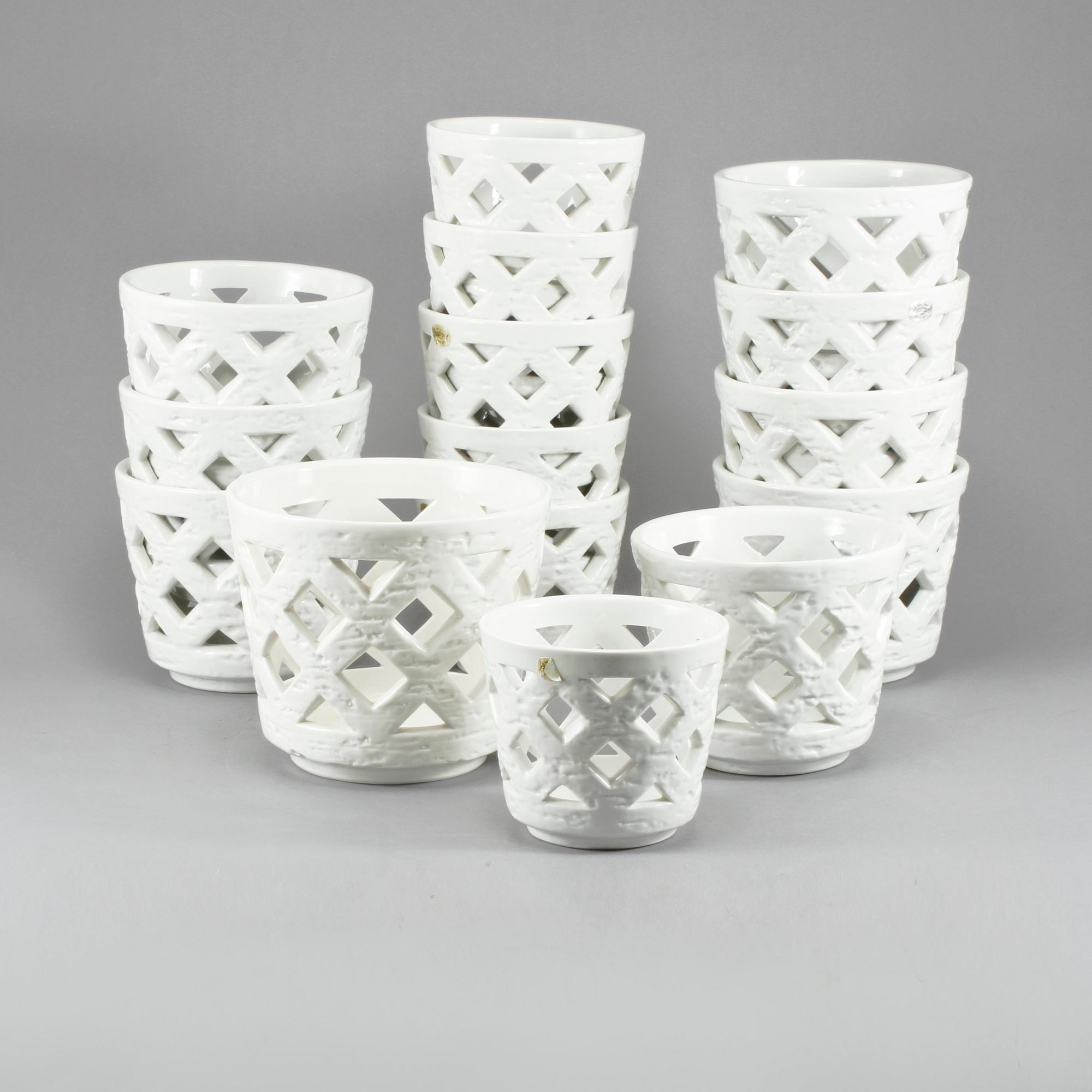 YTTERFODER, 15 st, porslin, Gunnar Nylund, Rörstrand, 1900-talets andra hälft.