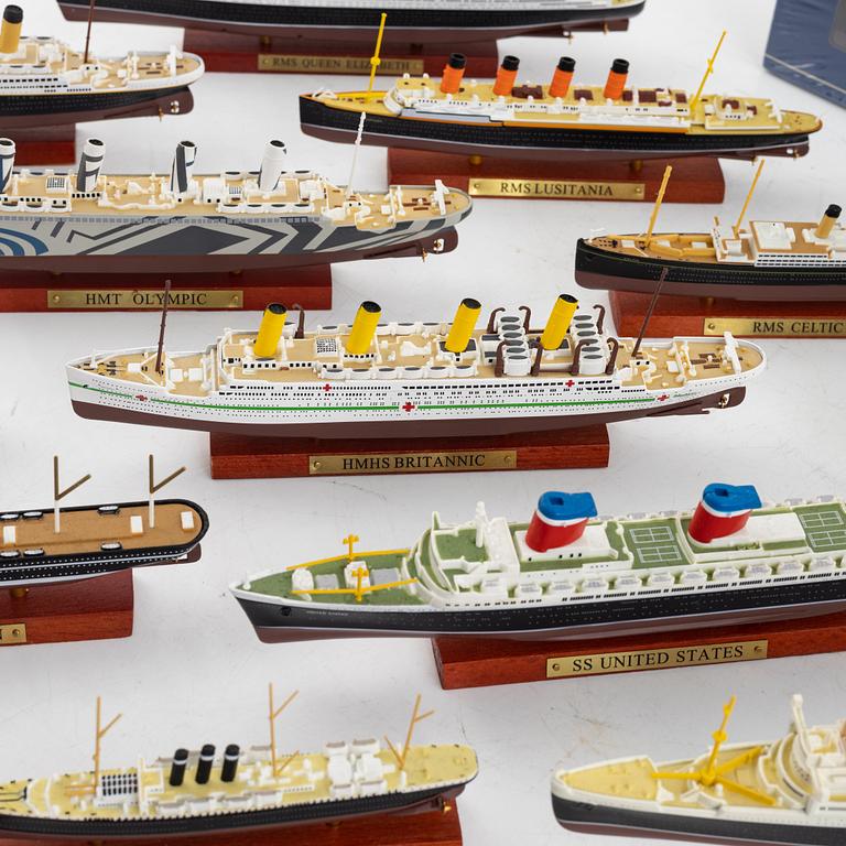 Fartygsmodeller, 17 st, 1900-talets slut.