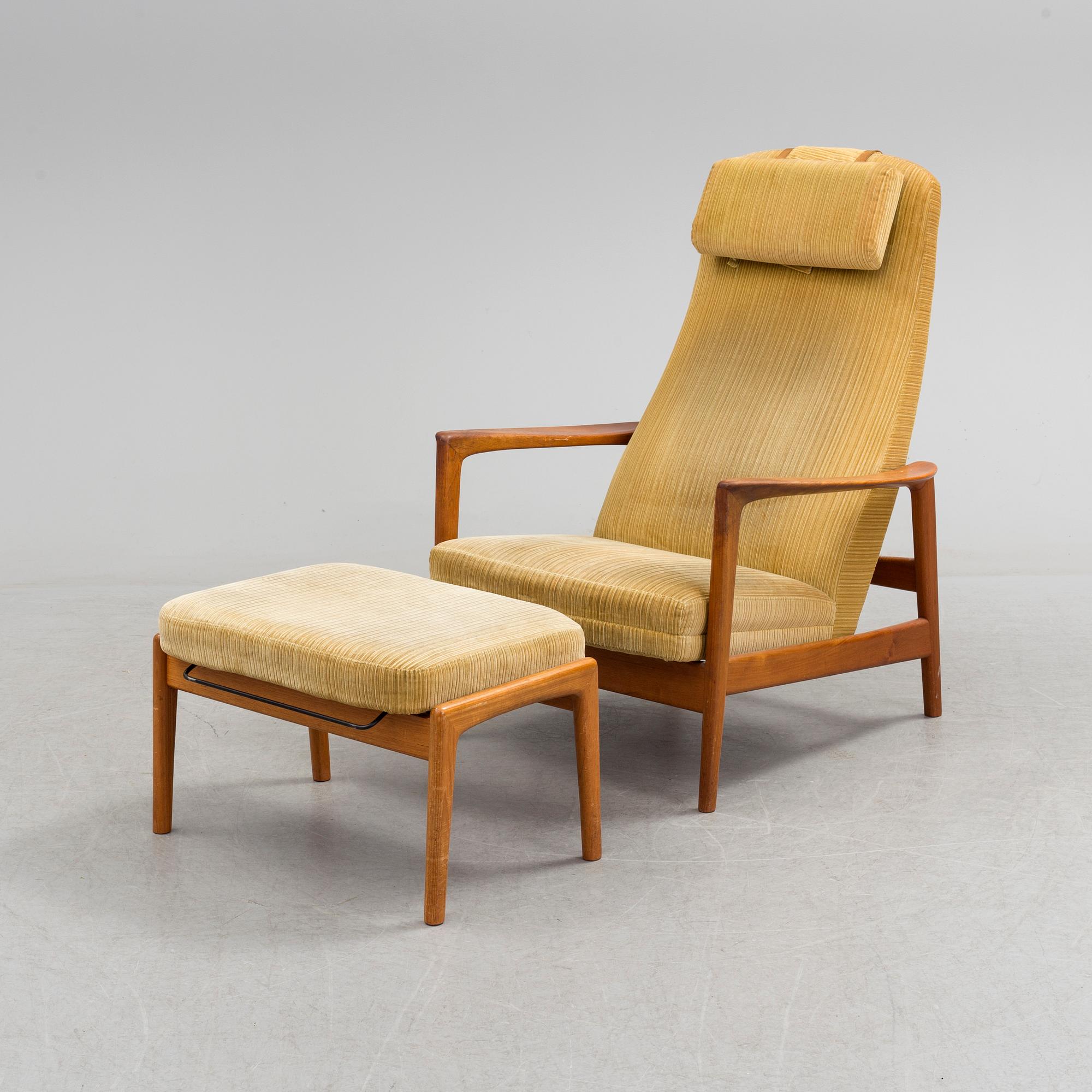 FÅTÖLJ OCH FOTPALL, teak, troligen 1960-tal.