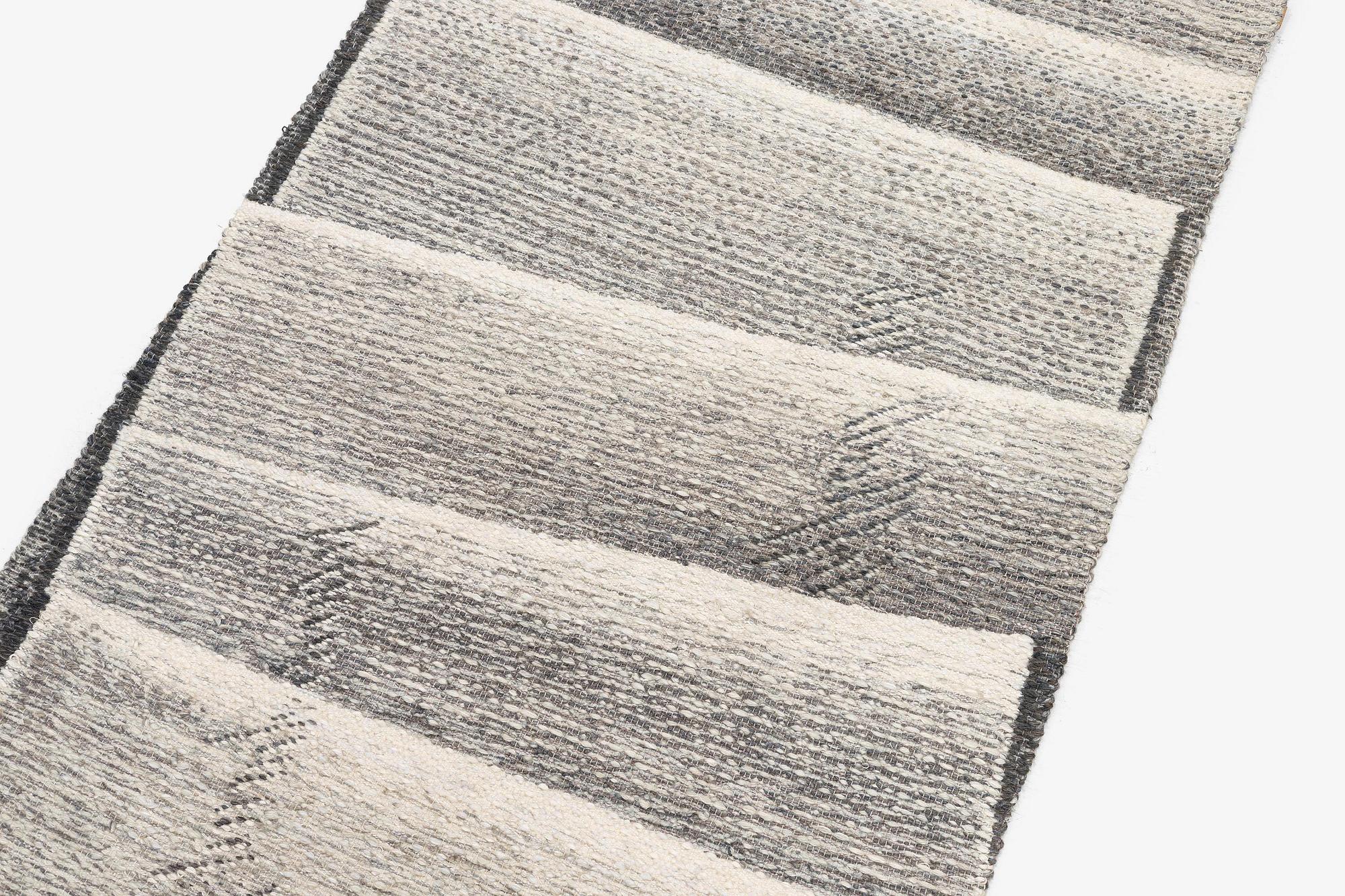 Helena Hernmarck, vävd tapet, "Folded paper 3", slätväv, ca 171 x 103 cm signerad Hernmarck.