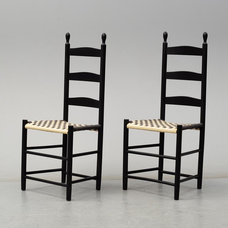 A Shaker style sofa and a pair of chairs, later part of the 20th century.