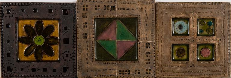 RUT BRYK, reliefer, 3 st, stengods, signerad BRYK.