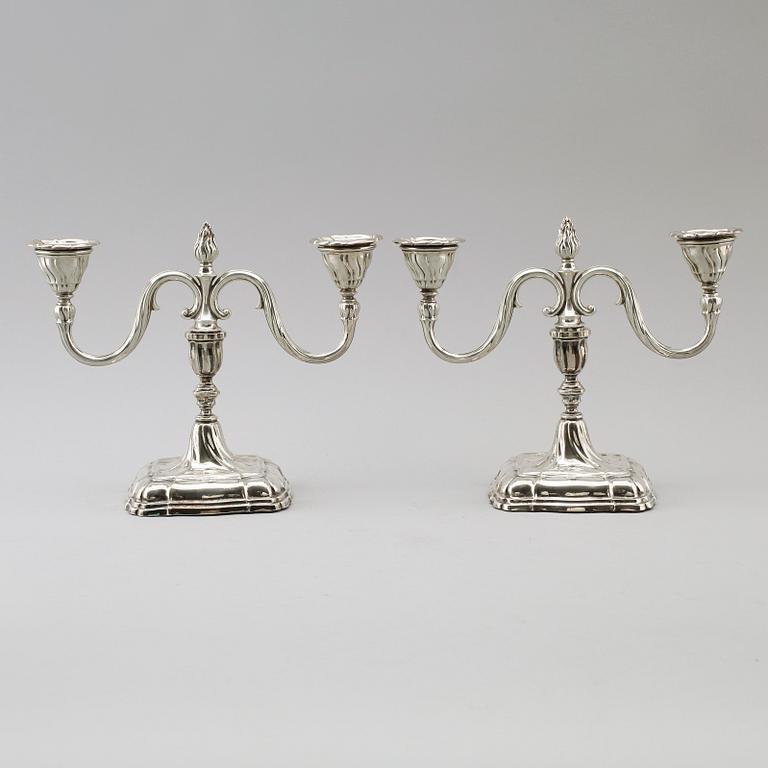 KANDELABRAR, 1 par, silver, svenska importstämplar, 1900-talets första hälft.