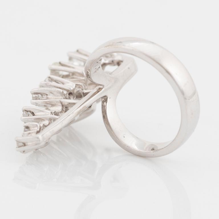 Brilliant cut diamond ring.