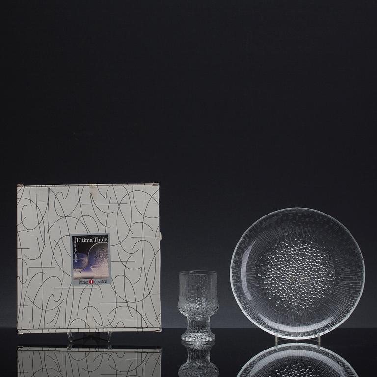 TAPIO WIRKKALA,  glas samt tallrikar, 12+12 st "Ultima Thule", Iittala. Formgiven 1968.