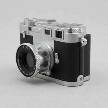 Digital Classic Camera Leica M3, Minox.