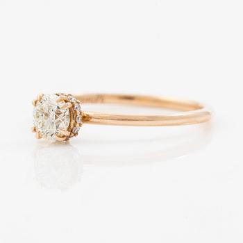 Ring 14K guld med briljantslipade diamanter.