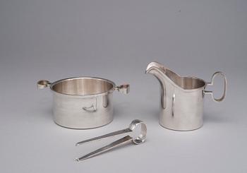 Bertel Gardberg, A SILVER SUGAR BOWL, CREAMER AND SUGAR TONGS.