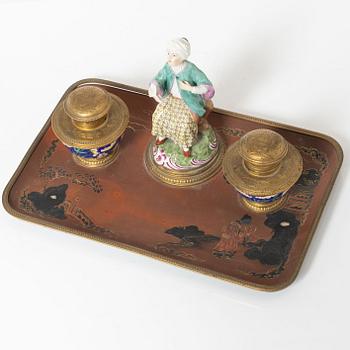 An ink well, late 19th Century.