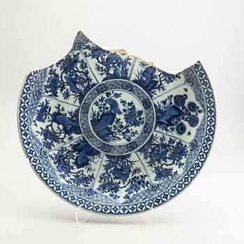 A large blue and white charger, Qing dynasty, Kangxi (1662-1722). "Study-piece".