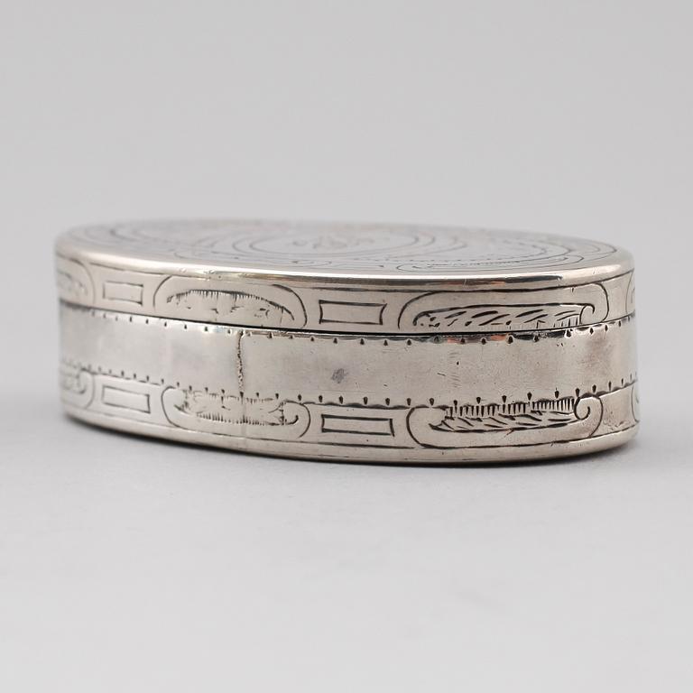 DOSA, silver, Carl Magnus Lundgren, Falköping 1791. Vikt ca 65 gram.