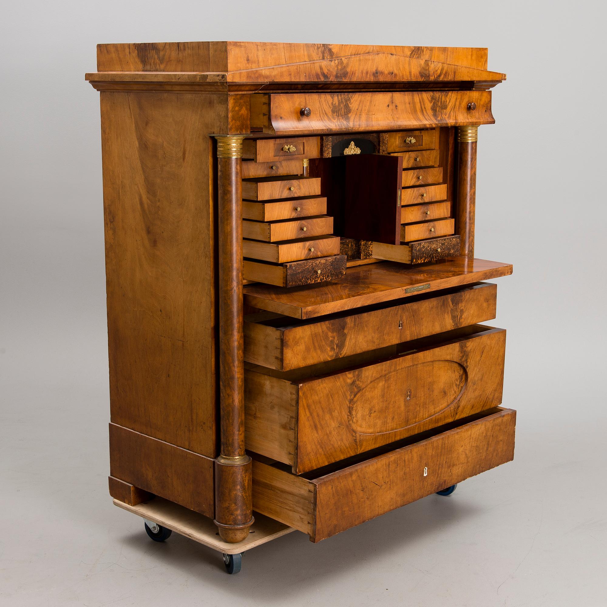 CHIFFONIER, 1800-talets början.