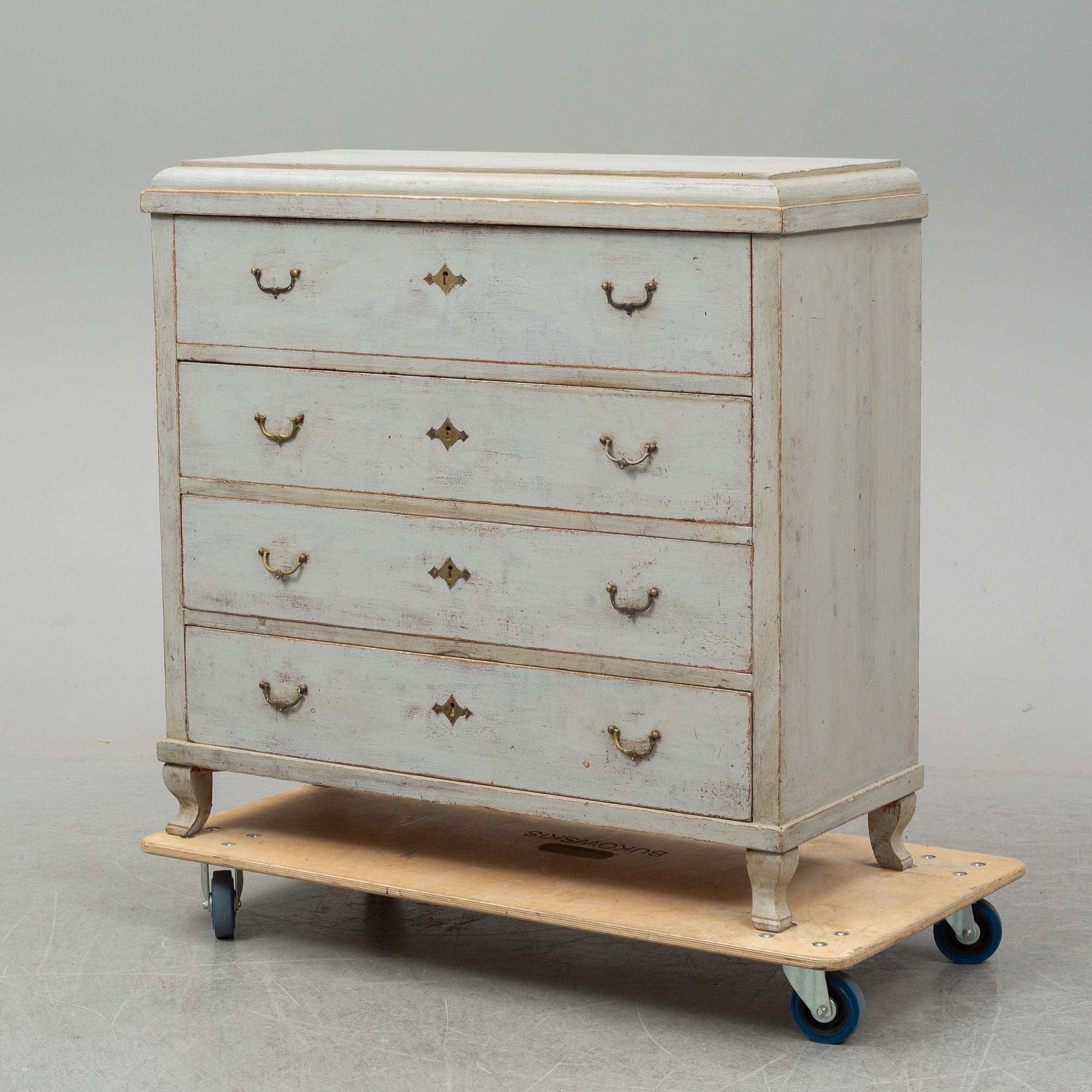 A chest of drawers from the mid 19th century.