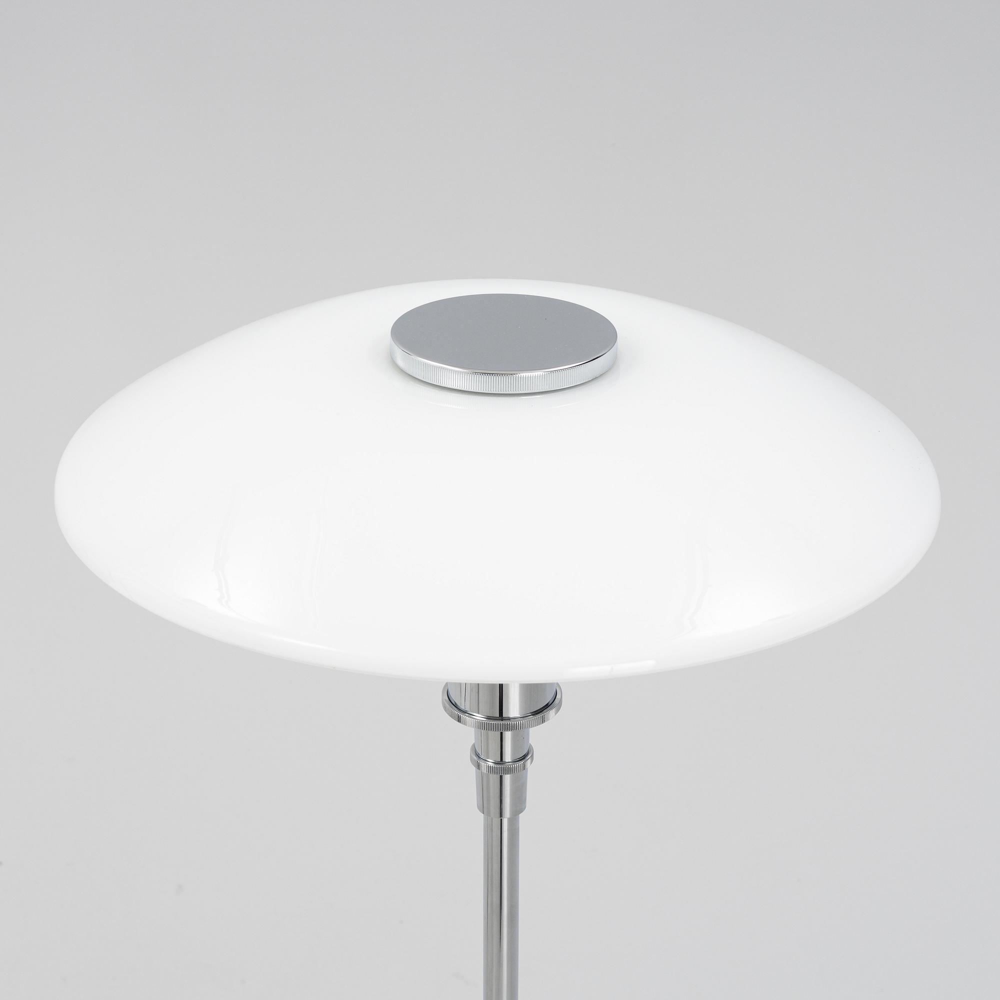 Poul Henningsen, golvlampa, "PH 4½-3½", Louis Poulsen, Danmark.