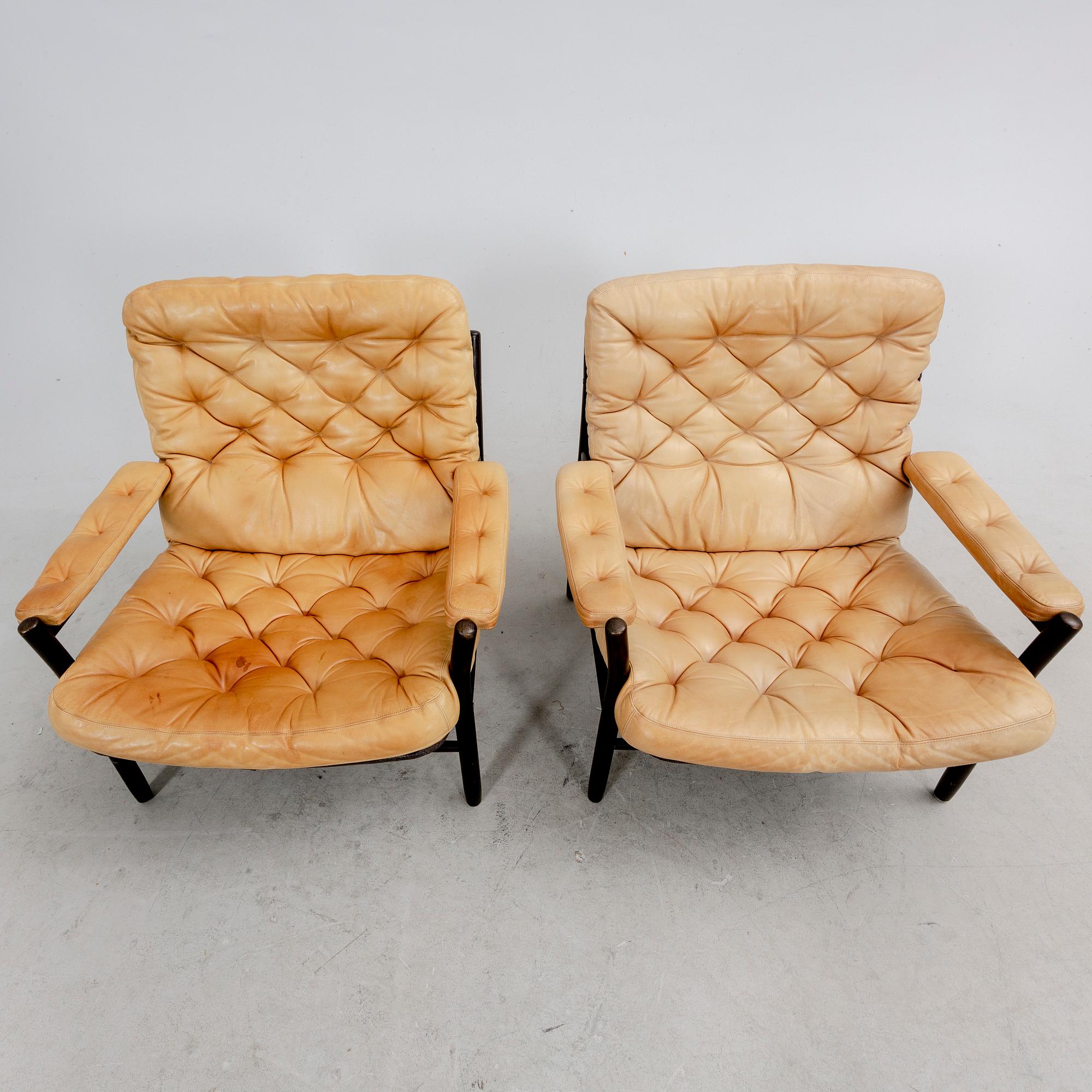 Kenneth Bergenblad, fåtöljer ett par "Kavaljer" för DUX.