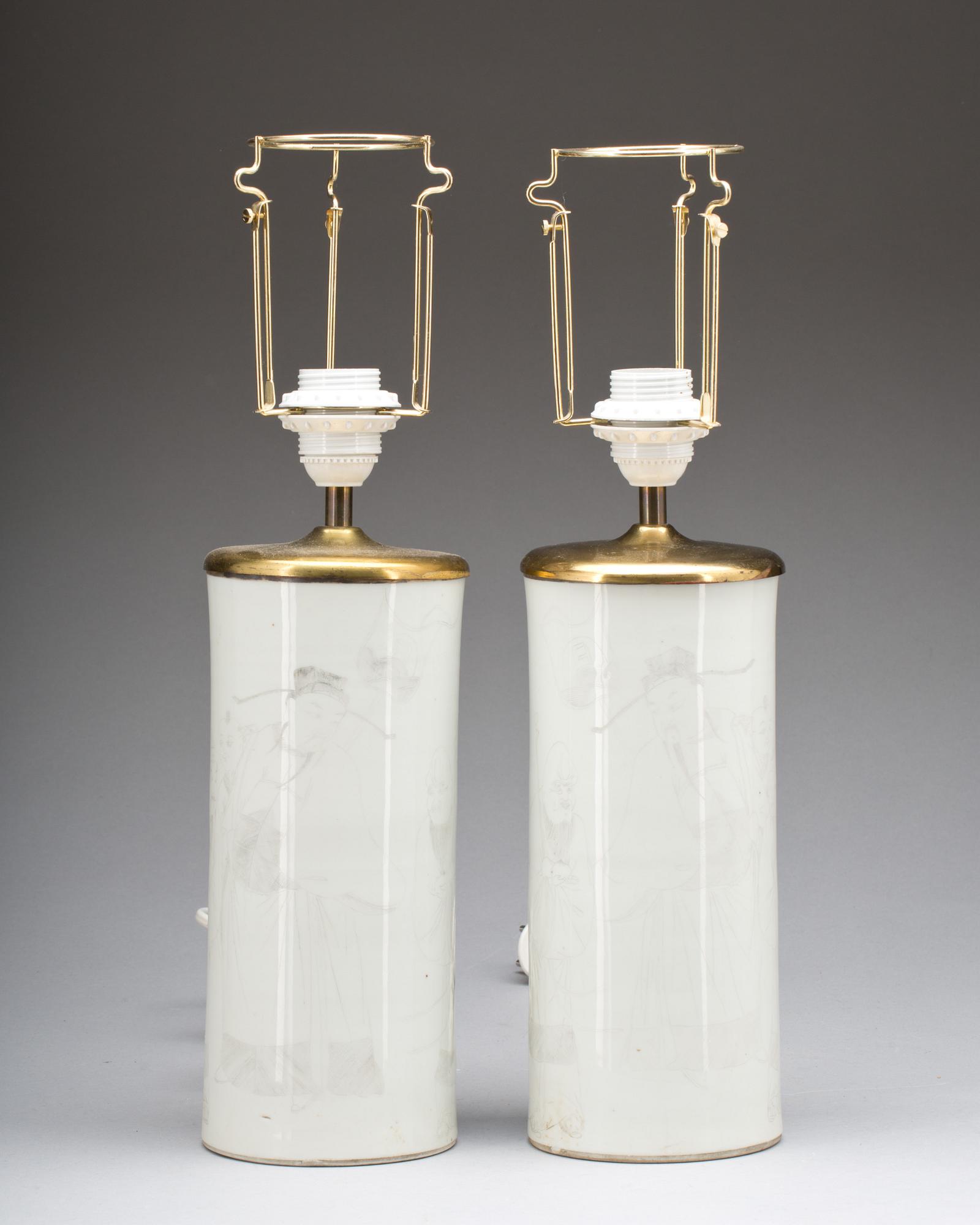 BORDSLAMPOR, porslin, ett par, Kina, 1900-tal.