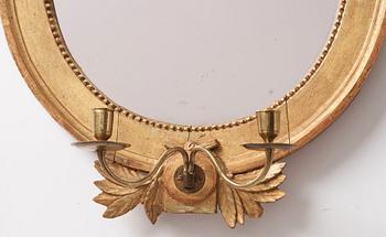 Spegellampetter, ett par snarlika, för två ljus, av Johan Åkerblad (mästare i Stockholm 1756-1799), Gustavianska.