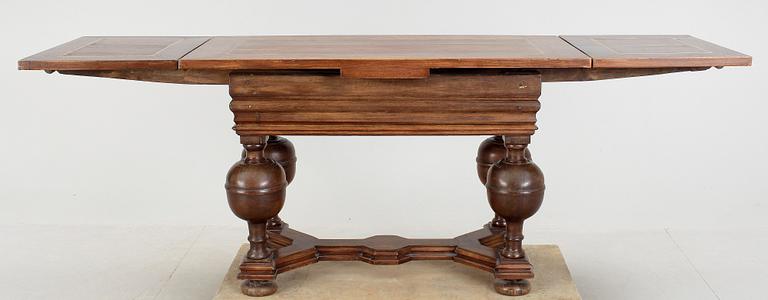 BORD, barockstil, omkring 1900.