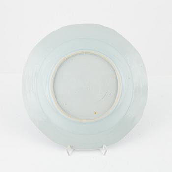 Servisdelar, porslin, 43 st, Kina, Qingdynastin, mestadels Qianlong (1735-95).