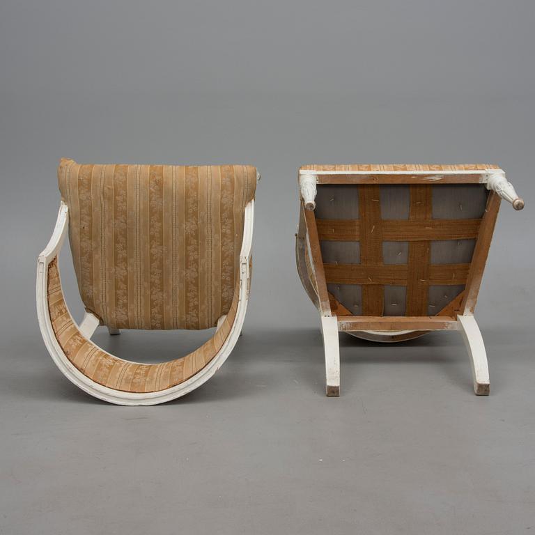 BALJFÅTÖLJER, ett par, gustaviansk stil, 1900-talets början.