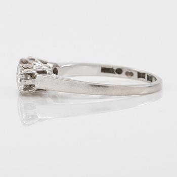 RING, 18K vitguld och diamanter, svenska stämplar, 1960.