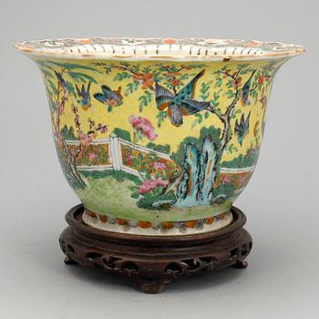 YTTERFODER, porslin, Kina, sent 1800-tal.