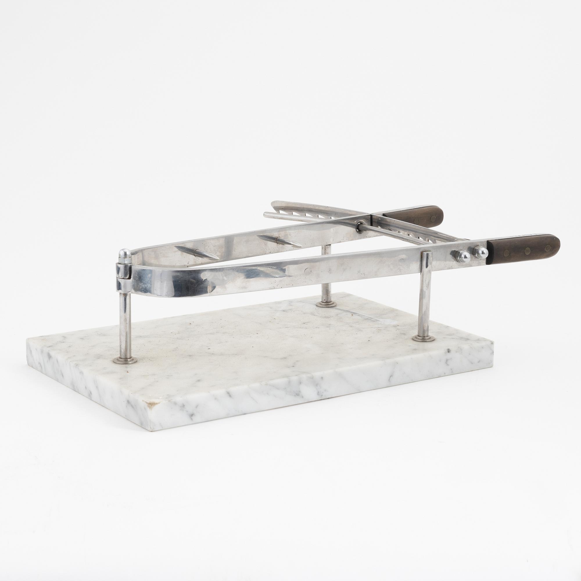 A steak holder, second half of the 20th Century.