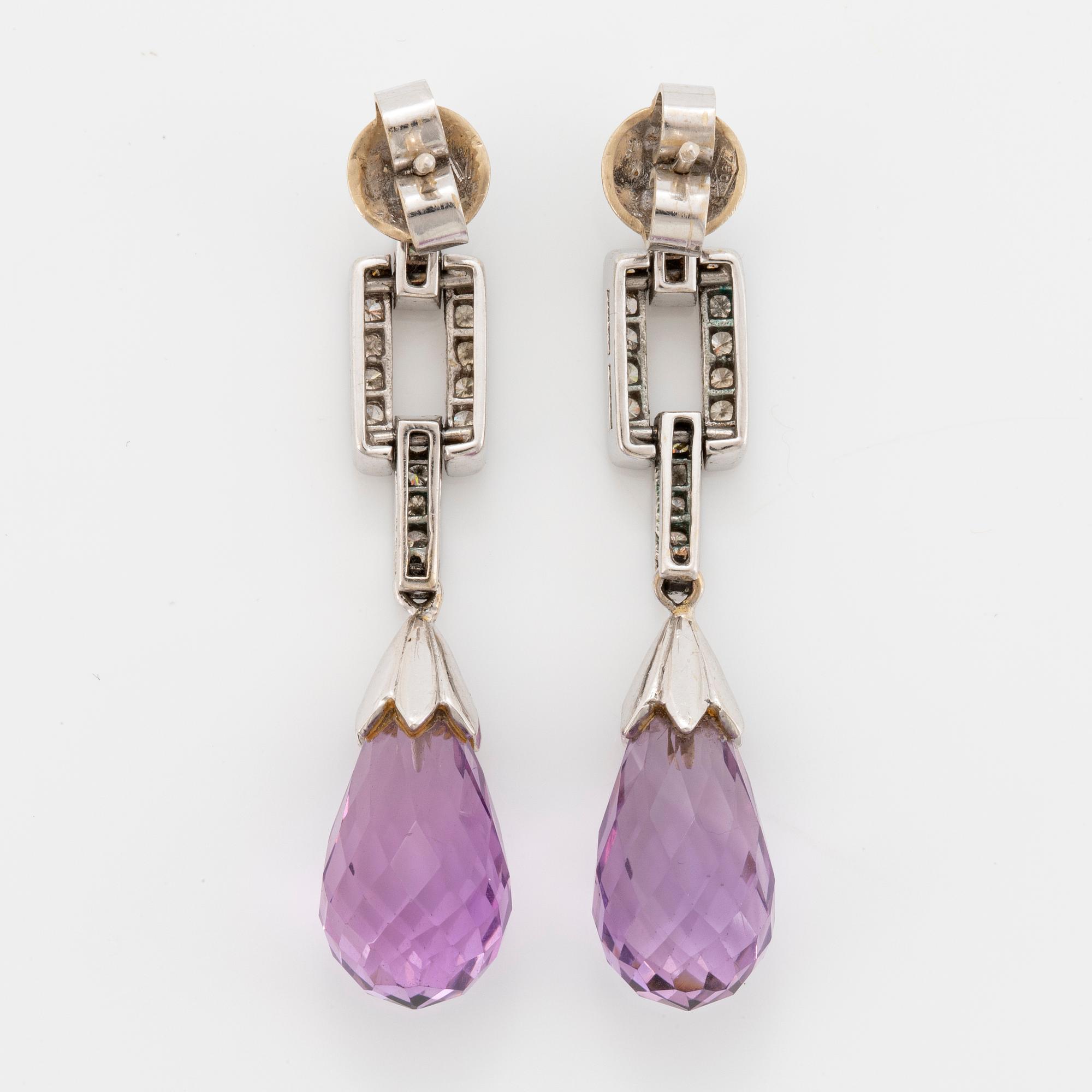 ÖRHÄNGEN, med briolette-cut amethyst and brilliant-cut diamond.