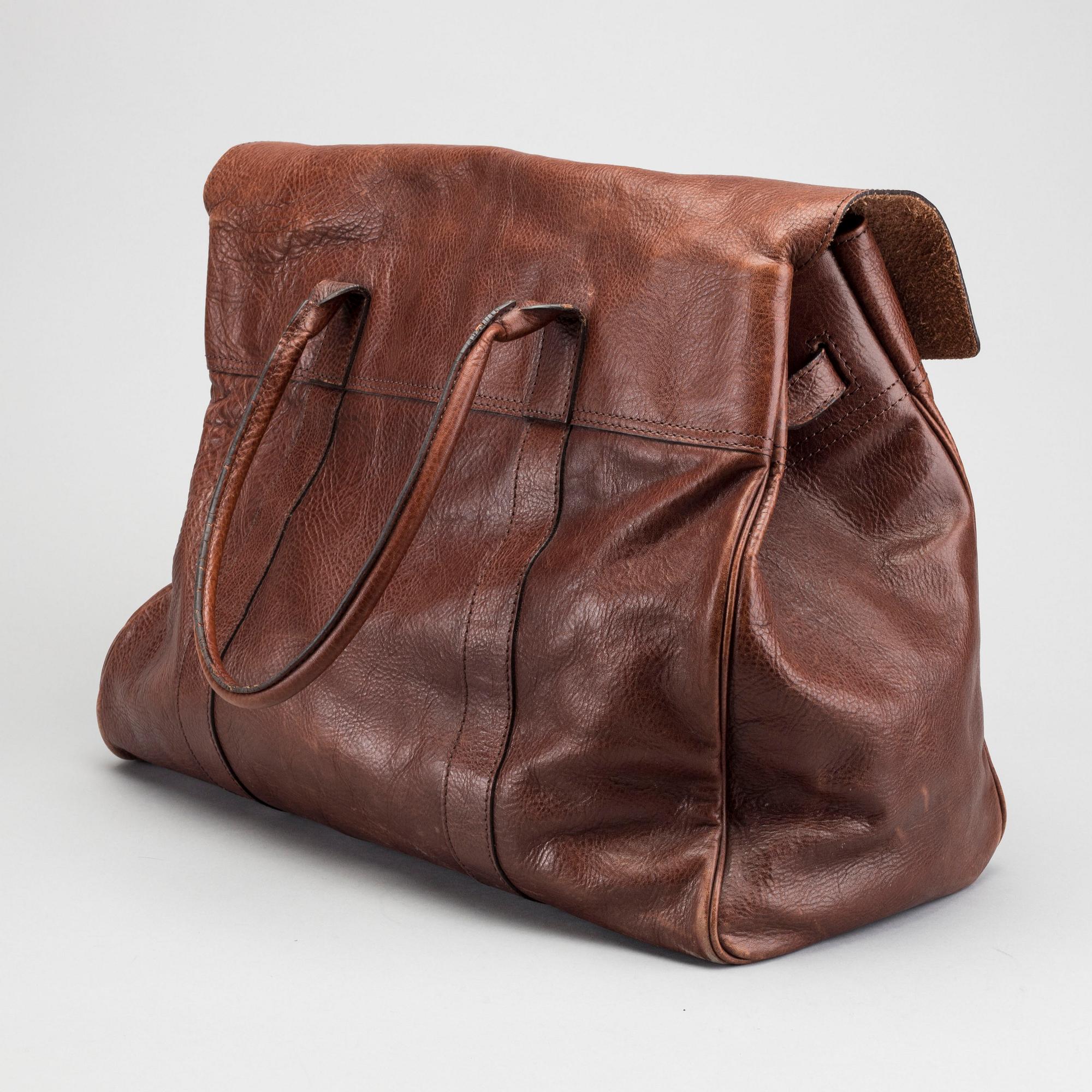 A MULBERRY PICADILLY HANDBAG.