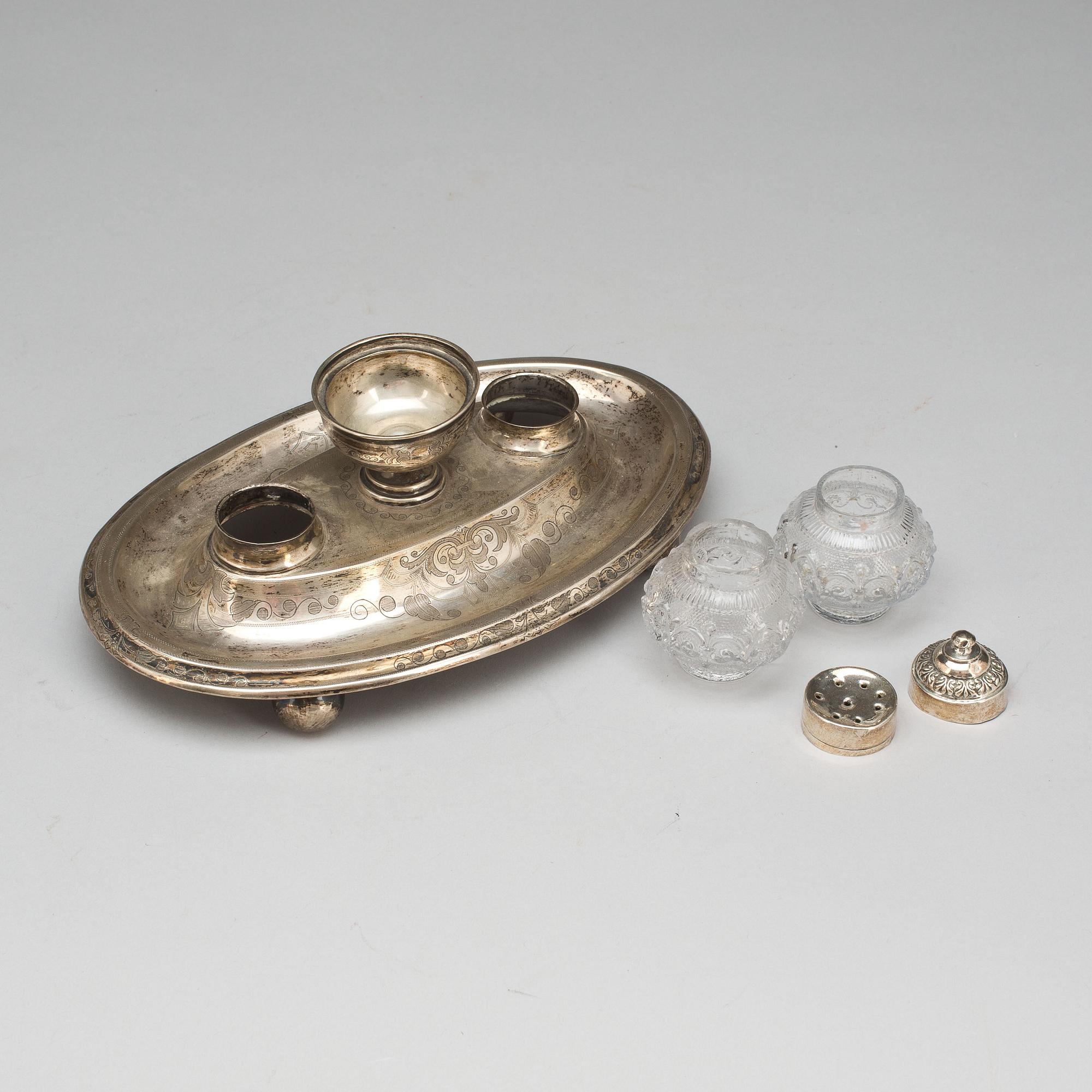 SKRIVSTÄLL, silver. Stockholm otydlig mästarstämpel. Nyrenässans 1875.