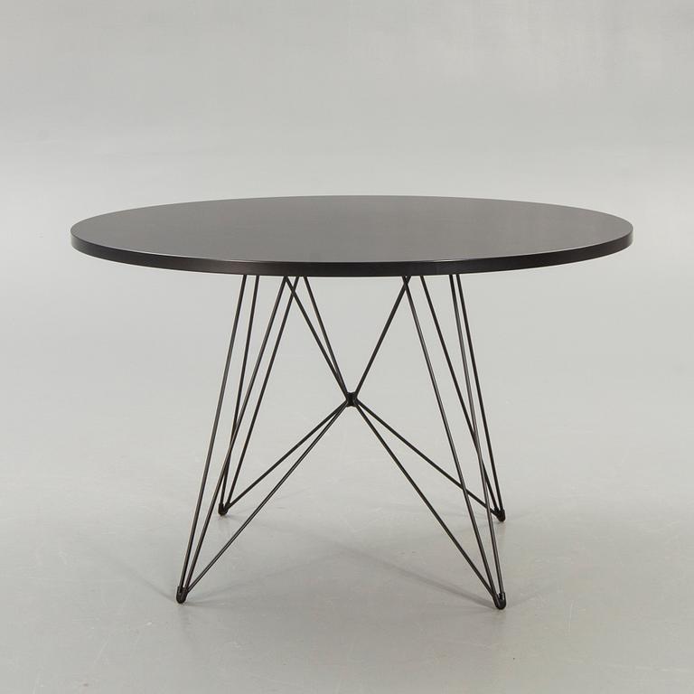 Andries & Hiroko van Onck, Table, "Tavolo Xz3" for Magis.