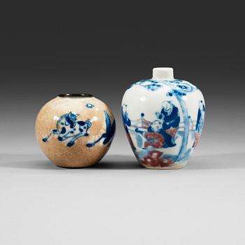 134. Two blue and white and red miniature vases, late Qing dynasty (1644-1912).