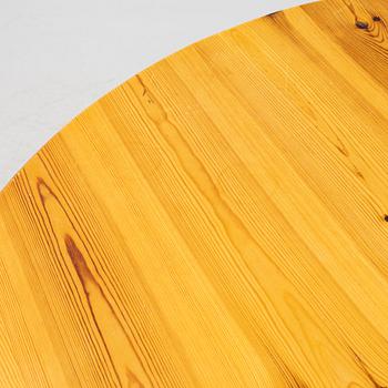 Nordiska Kompaniet, a stained pine coffee table, Sweden, late 1930s.