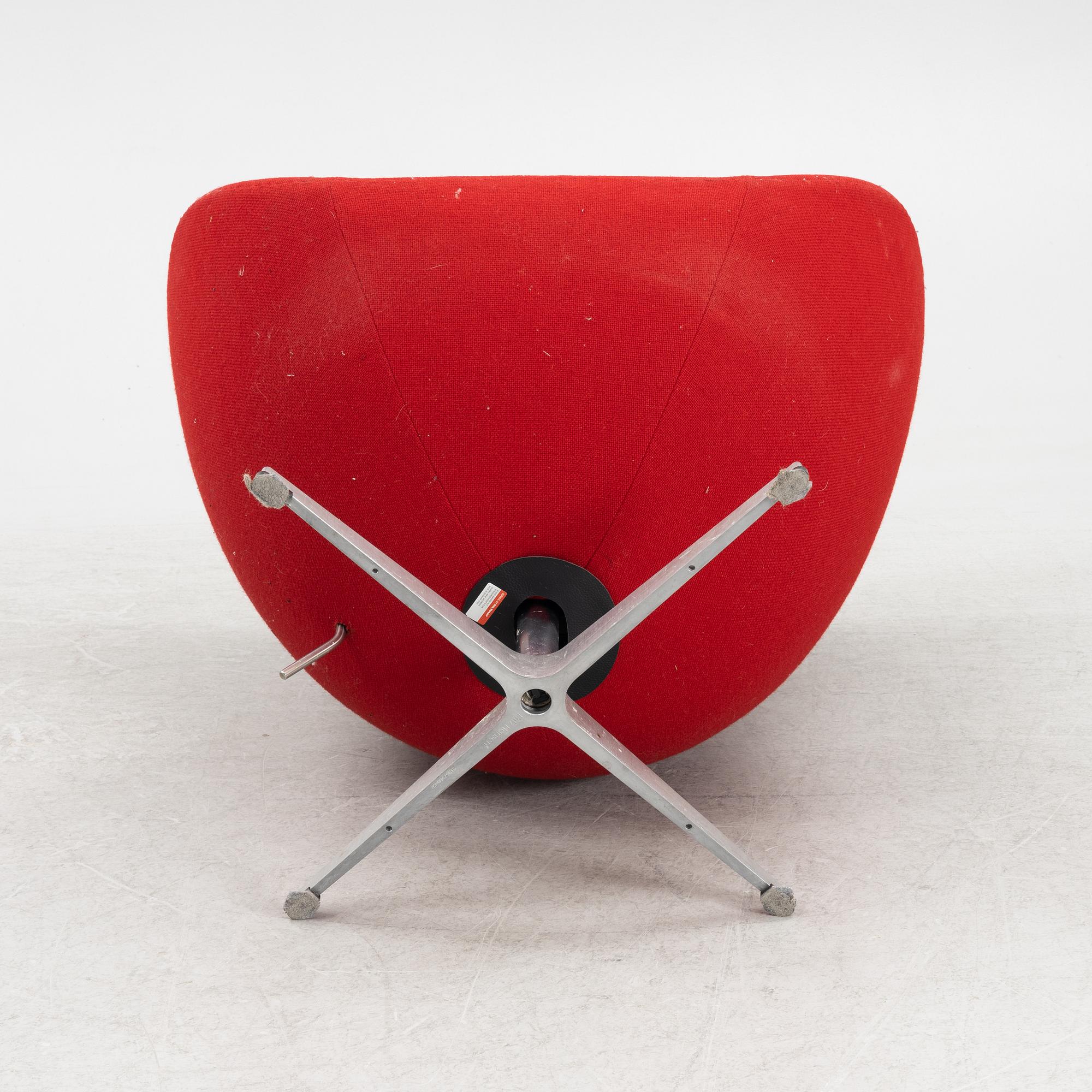 Arne Jacobsen, fåtölj, "Ägget", Republic of Fritz Hansen, 2005.